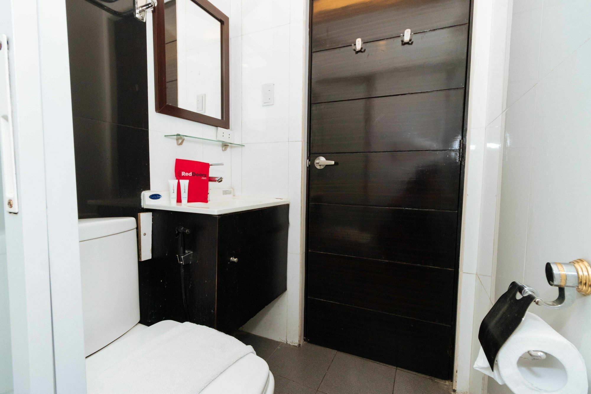 Reddoorz Near Quezon City Circle Exterior foto
